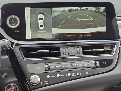 Used 2024 Lexus ES 300h F Sport image 25