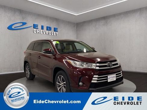 Used 2018 Toyota Highlander XLE AWD/4WD image 1
