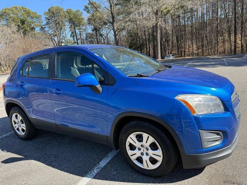 Used 2015 Chevrolet Trax LS FWD image 3