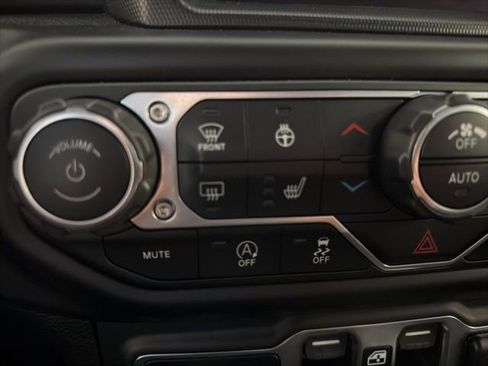 Used 2021 Jeep Wrangler Unlimited Sahara w/ Uconnect 4C Nav & Sound Group image 26