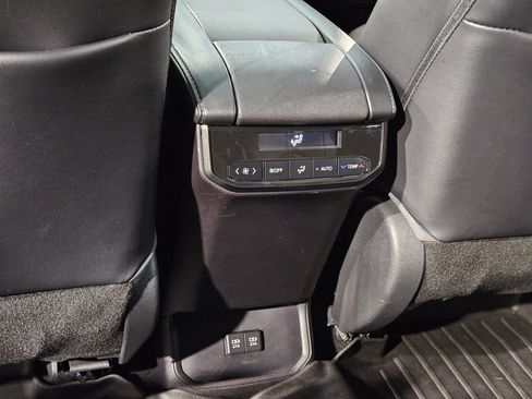 Used 2021 Toyota Highlander XSE FWD image 37