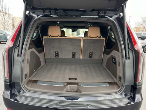 Certified 2022 Cadillac Escalade ESV Sport w/ Touring Package image 12