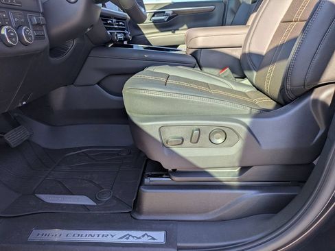 New 2026 Chevrolet Tahoe High Country AWD/4WD image 12