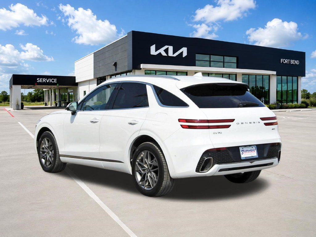 Used 2023 Genesis GV70 2.5T w/ Advanced Package AWD/4WD image 7