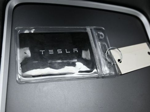 Used 2022 Tesla Model 3 Standard Range image 34