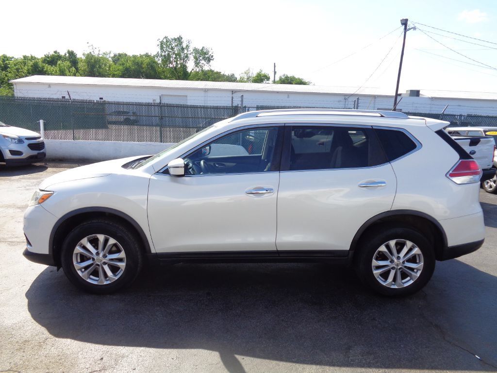 Used 2016 Nissan Rogue SV AWD/4WD image 1