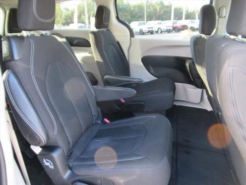 Certified 2024 Chrysler Voyager LX image 28