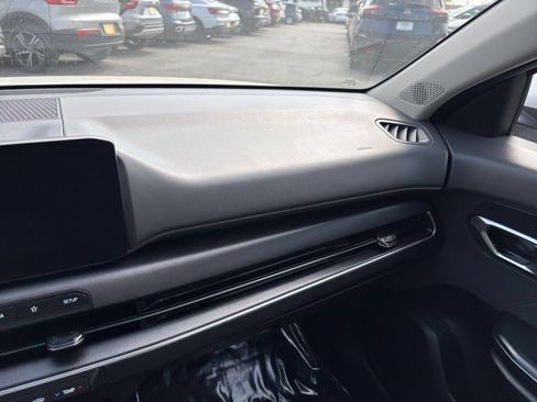 Used 2025 Kia K4 FWD image 35
