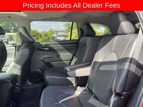 Used 2026 Toyota Highlander XLE AWD/4WD image 19
