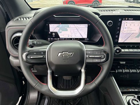 Used 2025 Chevrolet Colorado Z71 w/ Midnight Edition image 10