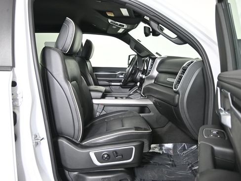 Used 2020 RAM 1500 Laramie AWD/4WD image 14