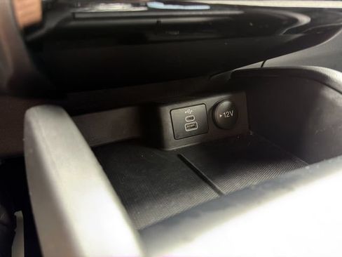 Used 2024 Ford Escape ST-Line w/ Tech Pack #1 FWD image 40