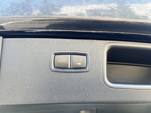 Used 2017 Porsche Macan S image 14