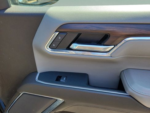 Used 2024 GMC Sierra 1500 SLT image 28