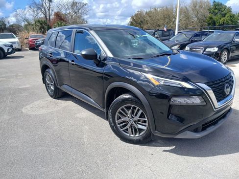 Used 2023 Nissan Rogue S image 1