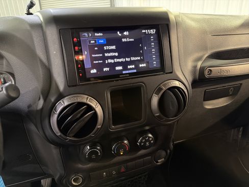 Used 2018 Jeep Wrangler Unlimited Sport image 18