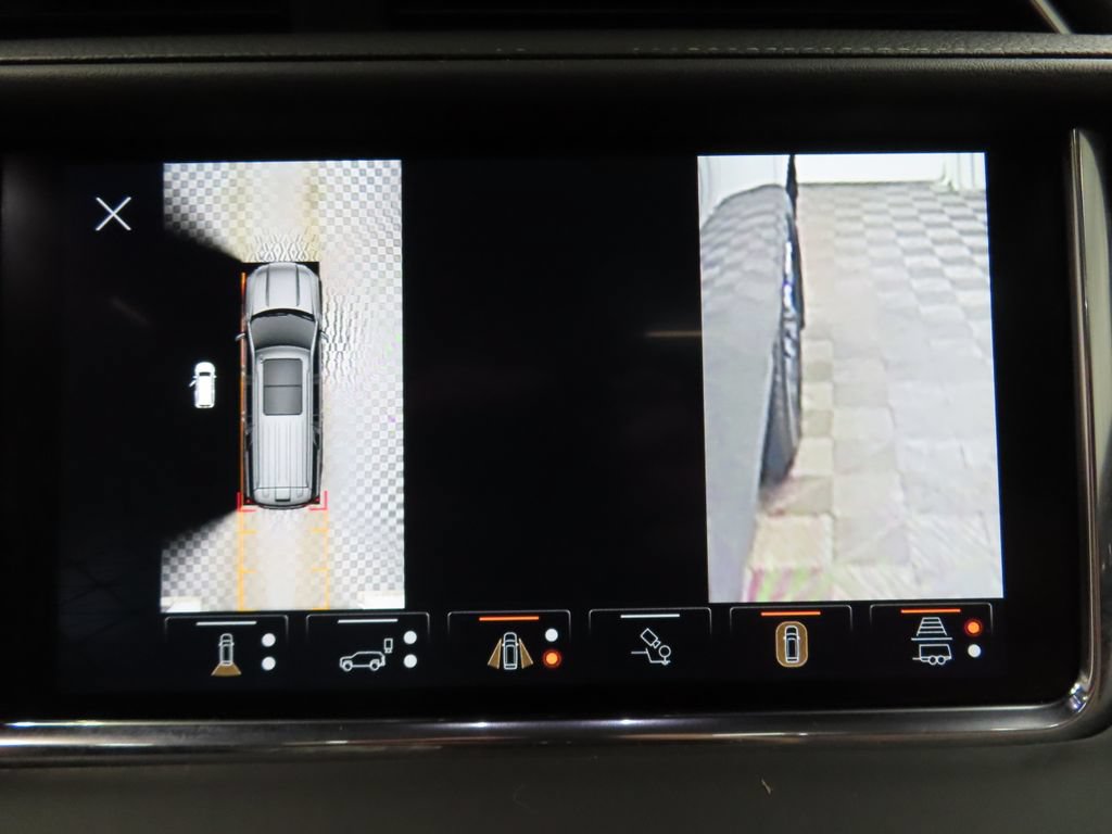 Used 2024 GMC Yukon XL Denali Ultimate AWD/4WD image 18