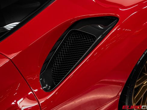 Used 2020 Ferrari 488 Pista Coupe RWD image 19