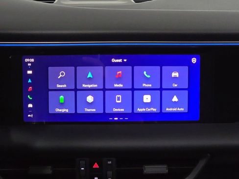 Certified 2025 Porsche Macan Electric image 17