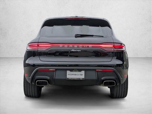 Used 2023 Porsche Macan image 10