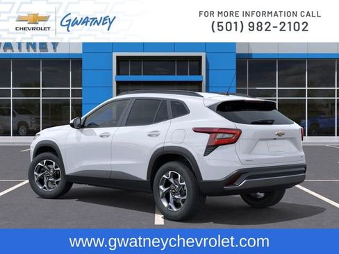 New 2026 Chevrolet Trax LT FWD image 3