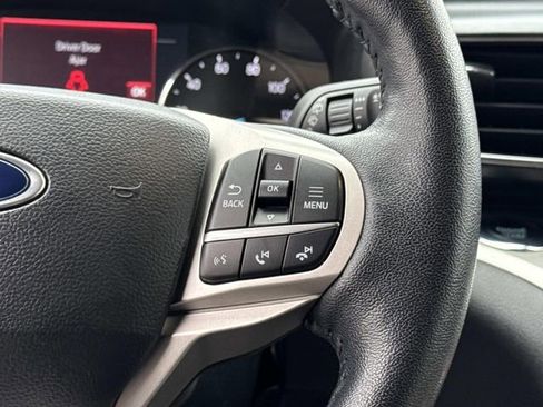 Certified 2022 Ford Explorer XLT w/ Equipment Group 202A image 25