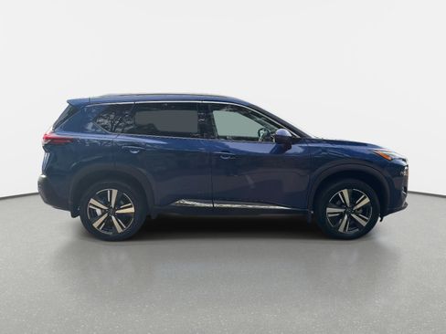 Used 2023 Nissan Rogue SL image 4