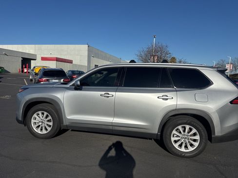 Certified 2025 Toyota Grand Highlander AWD Hybrid image 4