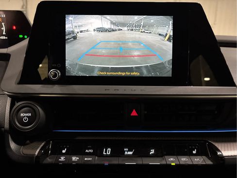 Certified 2025 Toyota Prius XLE FWD image 9