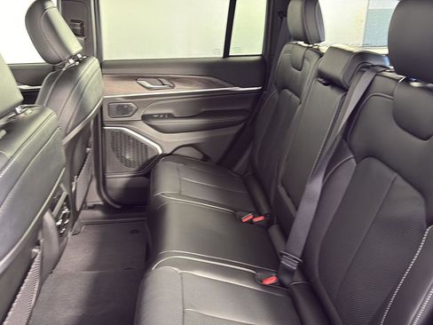 New 2026 Jeep Grand Cherokee Limited AWD/4WD image 10