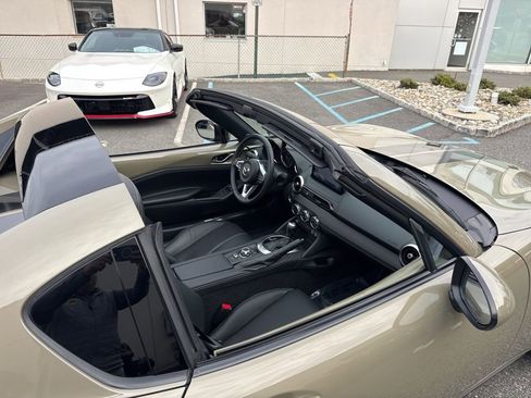 Used 2024 MAZDA MX-5 Miata RF Grand Touring image 36