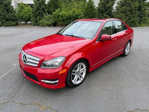 Used 2013 Mercedes-Benz C 300 4MATIC Sedan image 8
