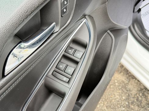 Used 2017 Chevrolet Cruze Premier image 19