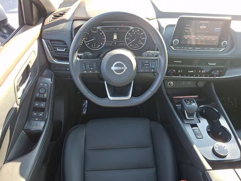 Used 2023 Nissan Rogue SV w/ SV Premium B Package AWD/4WD image 2