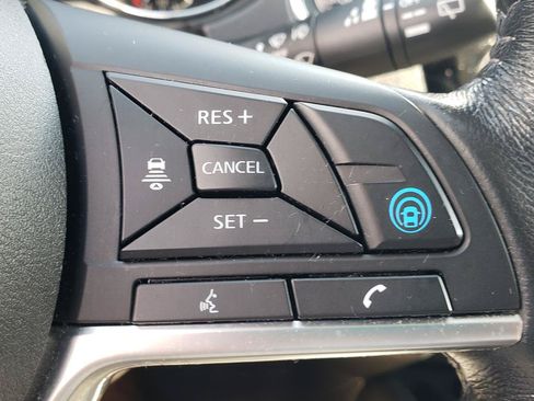 Used 2019 Nissan Rogue SV w/ Premium Package AWD/4WD image 17