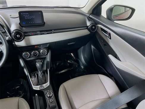 Certified 2020 Toyota Yaris XLE image 21