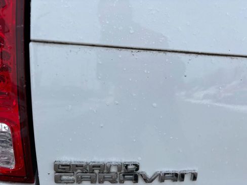 Used 2014 Dodge Grand Caravan SE image 18