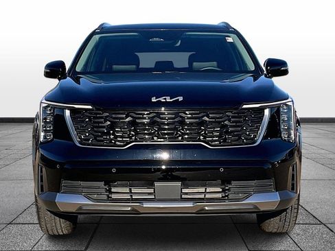 Used 2025 Kia Sorento S image 3