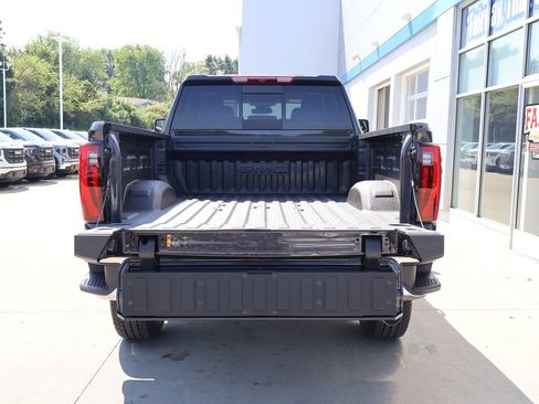 New 2026 GMC Sierra 3500 SLT w/ SLT Convenience Package AWD/4WD image 35