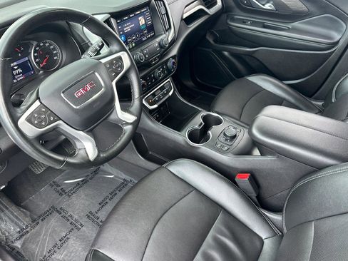 Used 2024 GMC Terrain SLT image 9