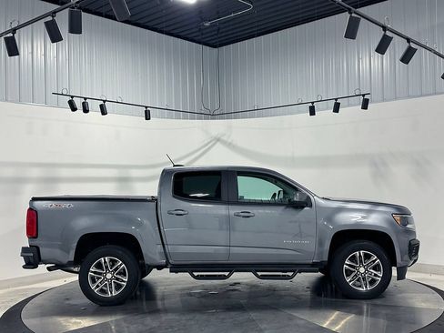 Used 2022 Chevrolet Colorado W/T w/ Custom Special Edition AWD/4WD image 11