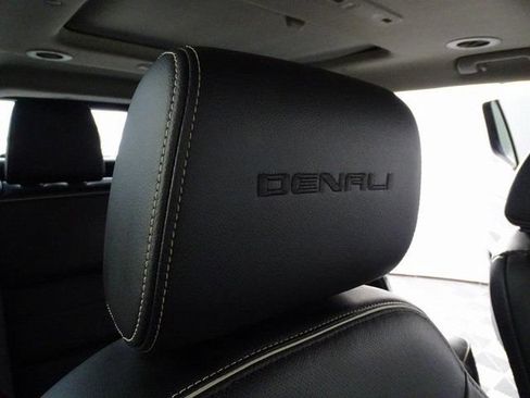 Used 2018 GMC Acadia Denali w/ Technology Package AWD/4WD image 21