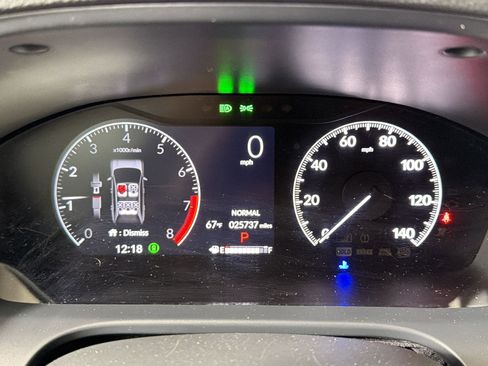 Used 2025 Honda HR-V LX image 16