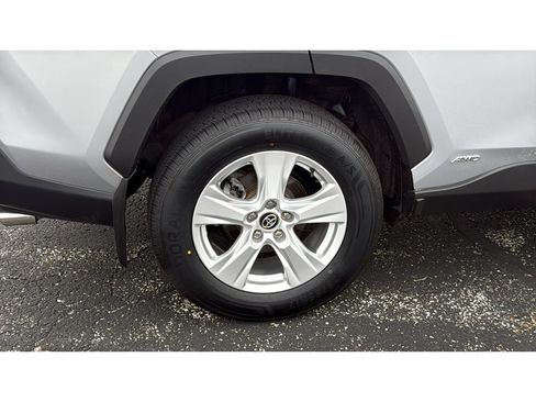 Certified 2020 Toyota RAV4 XLE w/ XLE Grade Weather Package AWD/4WD image 14