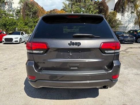 Used 2019 Jeep Grand Cherokee Altitude image 6