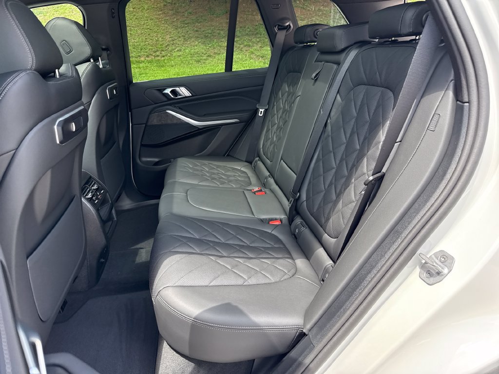 Used 2026 BMW X5 xDrive50e w/ Parking Assistance Package AWD/4WD image 23