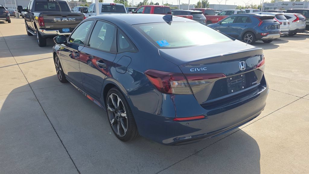 Used 2025 Honda Civic Sport Touring image 3