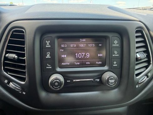 Used 2018 Jeep Compass Latitude AWD/4WD image 28