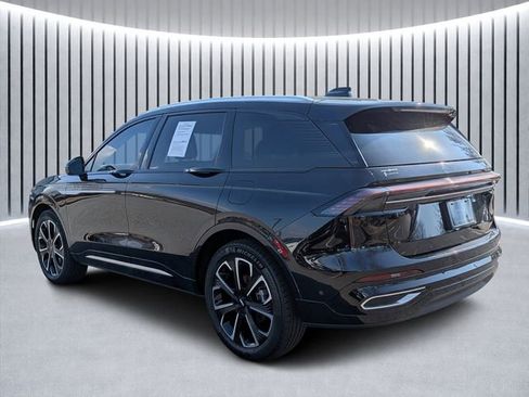 Certified 2024 Lincoln Nautilus Reserve image 6