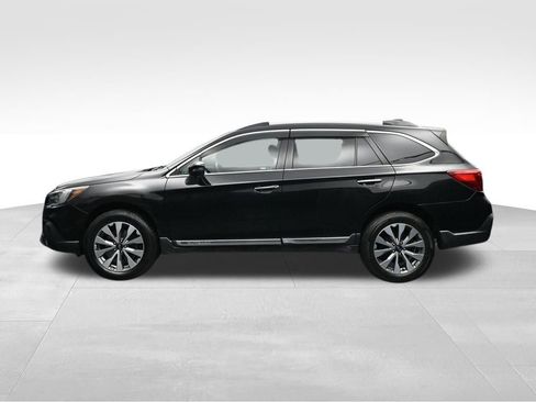 Used 2018 Subaru Outback 2.5i Touring AWD/4WD image 2